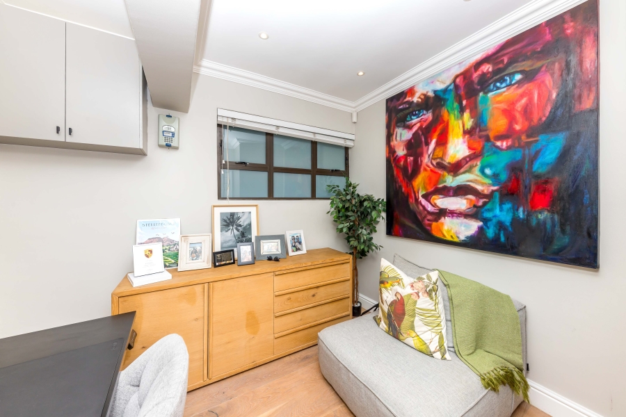 3 Bedroom Property for Sale in Sea Point Western Cape